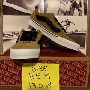 Vans Knu Skool sz 11.5 Men’s 13.0 Woman